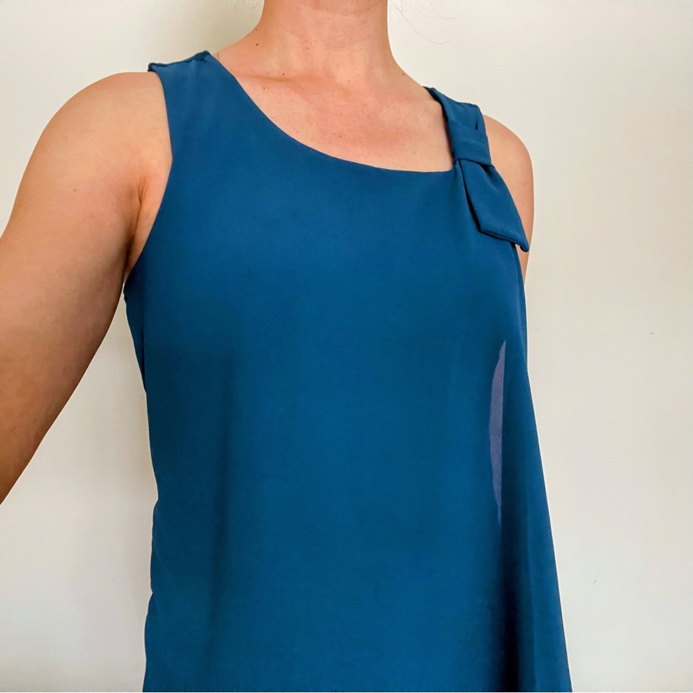 RW&Co. sleeveless top with asymmetrical design